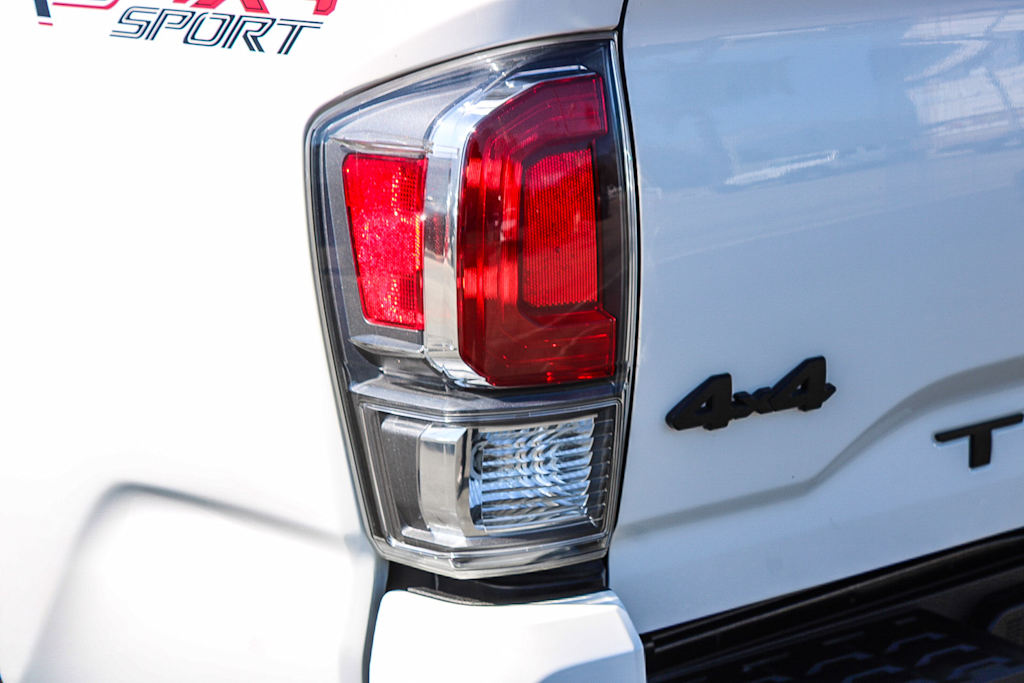 Thumbnail: 2020 Toyota Tacoma - 20