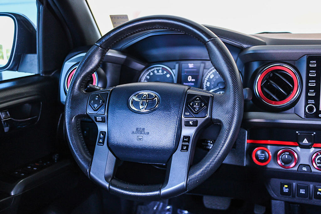 Thumbnail: 2020 Toyota Tacoma - 11