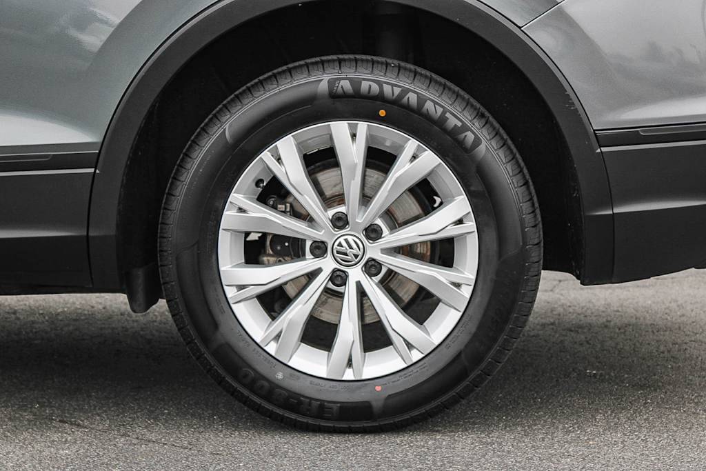 Thumbnail: 2018 Volkswagen Tiguan - 7