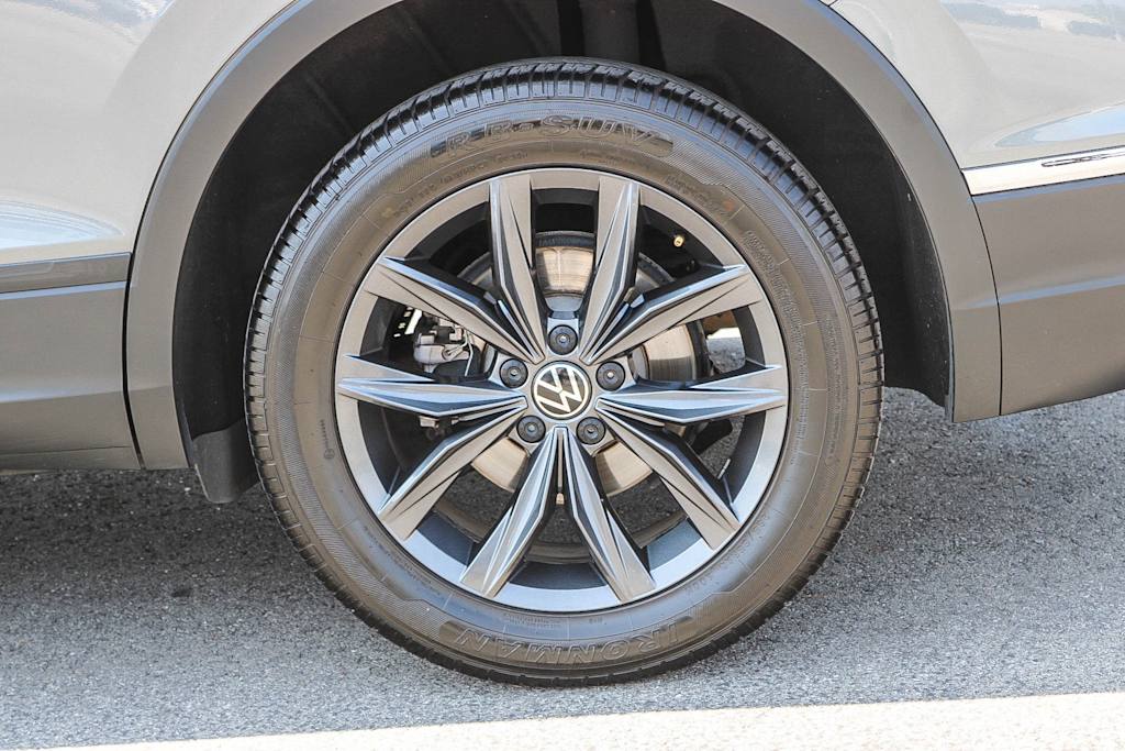 Thumbnail: 2022 Volkswagen Tiguan - 6