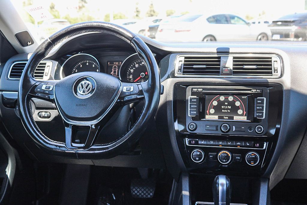 Thumbnail: 2015 Volkswagen Jetta - 9