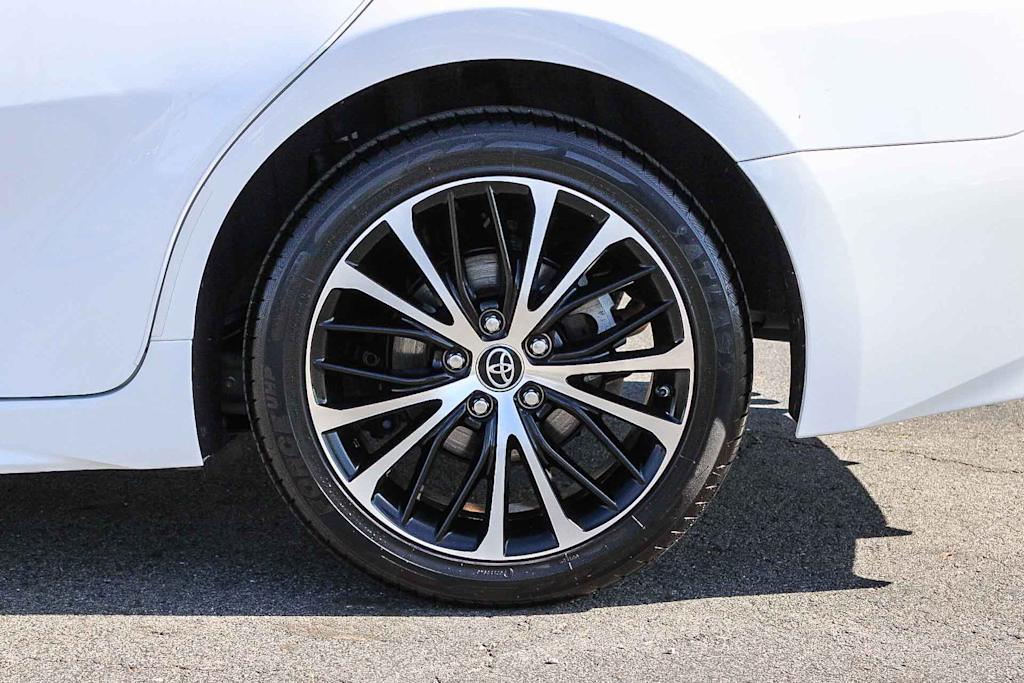 Thumbnail: 2019 Toyota Camry - 7