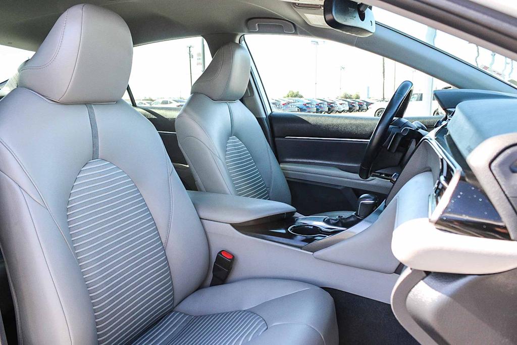 Thumbnail: 2019 Toyota Camry - 10