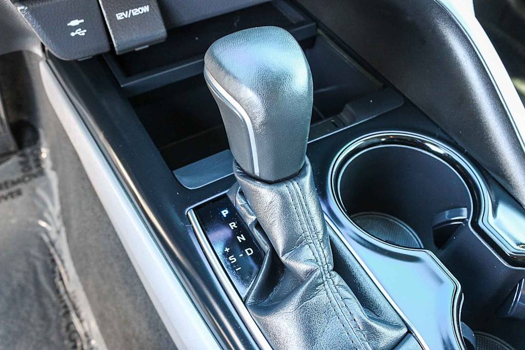 Thumbnail: 2019 Toyota Camry - 15