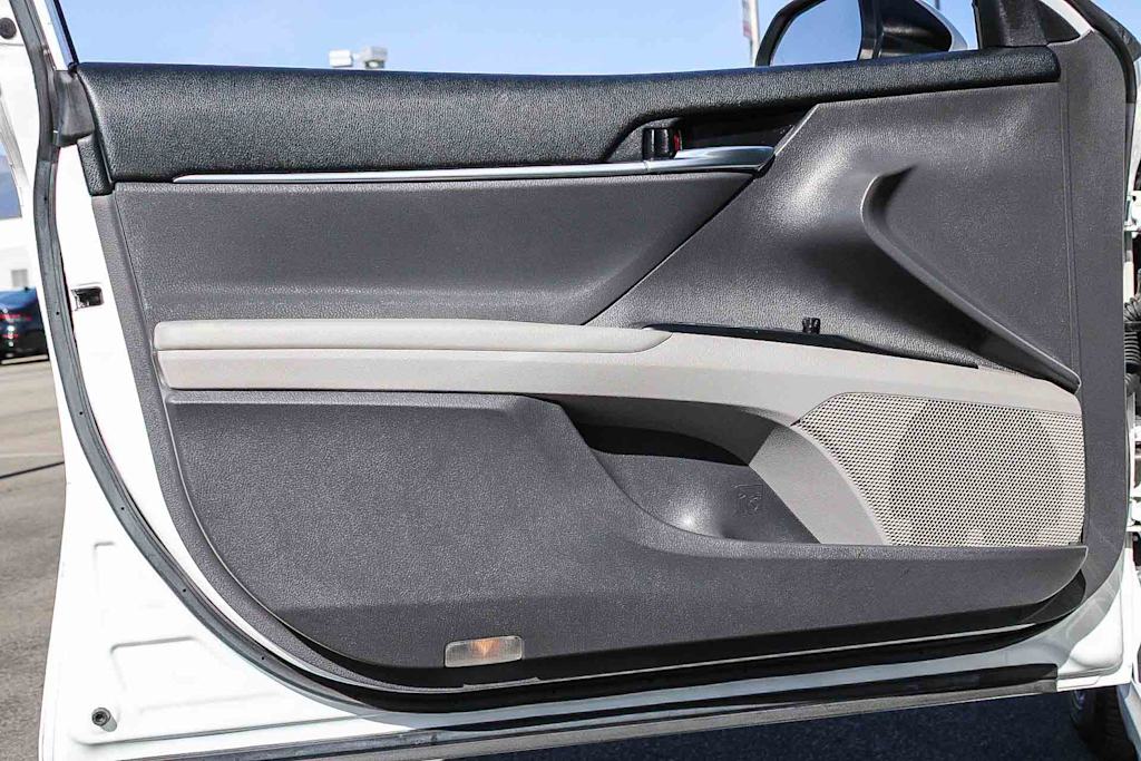 Thumbnail: 2019 Toyota Camry - 24