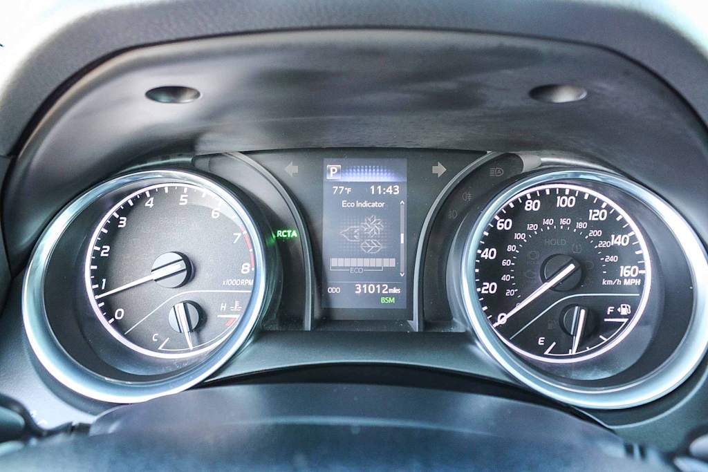 Thumbnail: 2019 Toyota Camry - 16