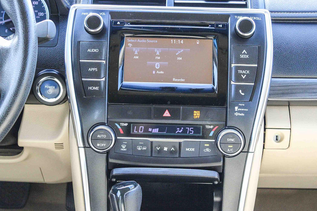 Thumbnail: 2015 Toyota Camry - 13