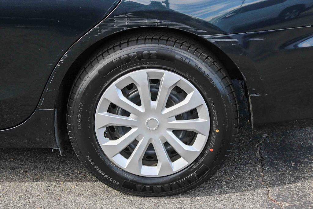 Thumbnail: 2015 Toyota Camry - 7