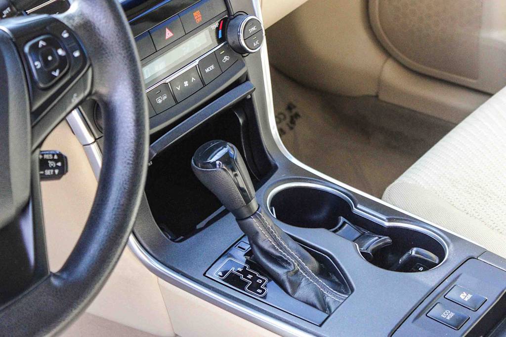 Thumbnail: 2015 Toyota Camry - 26