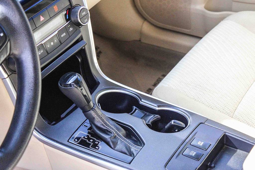 Thumbnail: 2015 Toyota Camry - 14