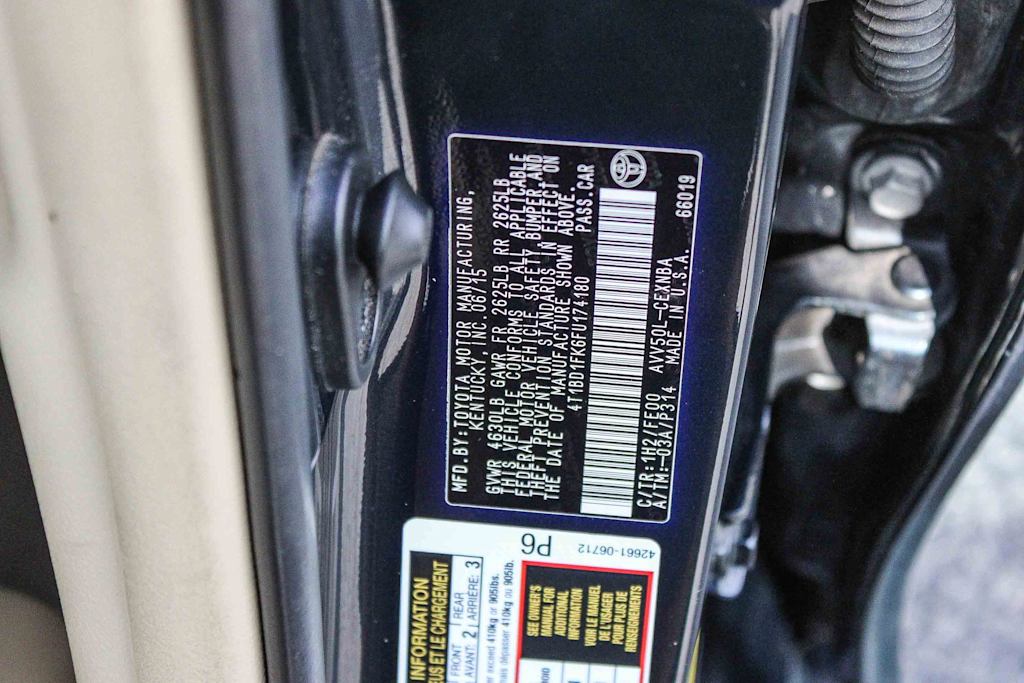 Thumbnail: 2015 Toyota Camry - 17