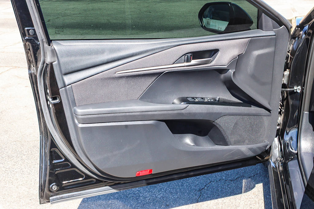 Thumbnail: 2025 Toyota Camry - 25