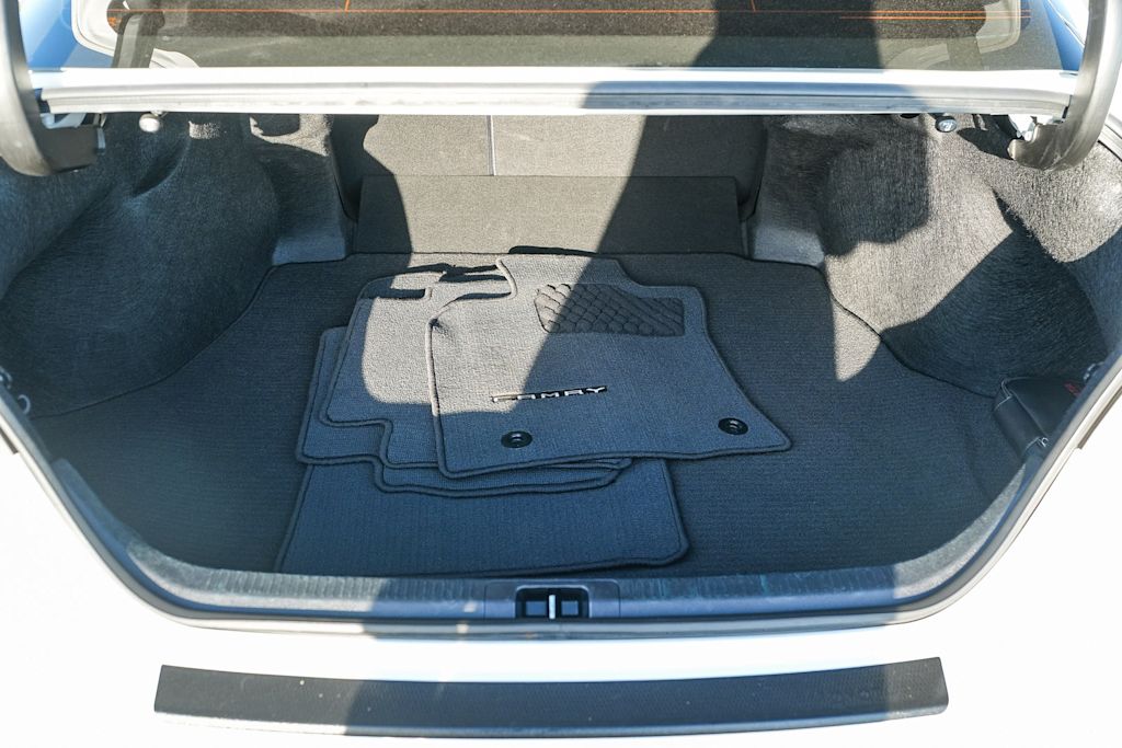 Thumbnail: 2023 Toyota Camry - 16