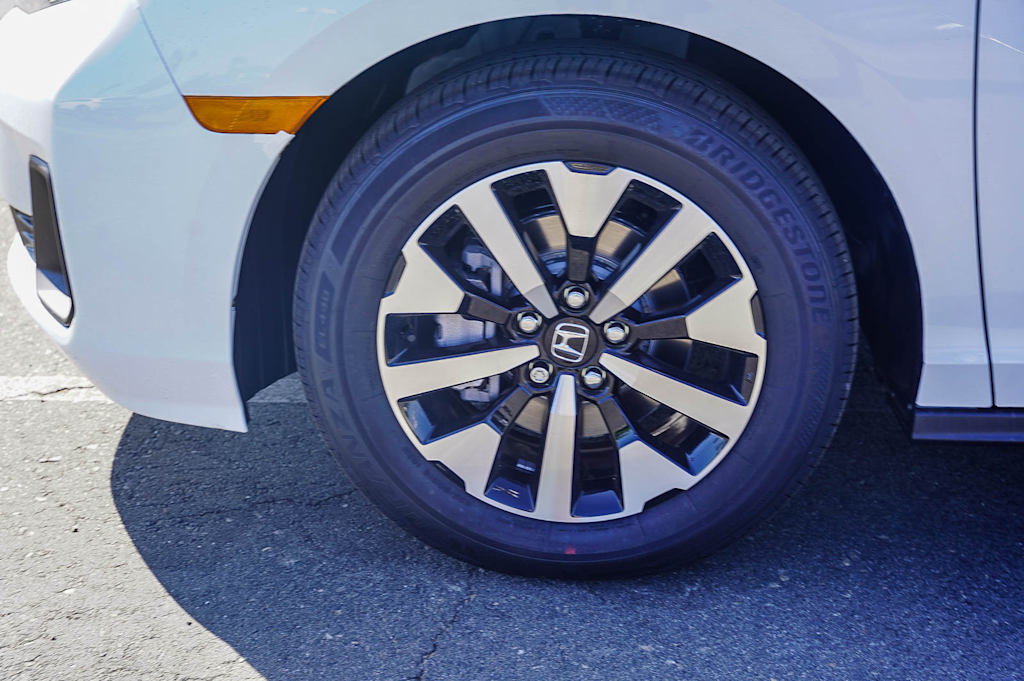 Thumbnail: 2026 Honda Odyssey - 21