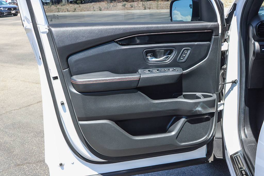 Thumbnail: 2025 Honda Pilot - 26