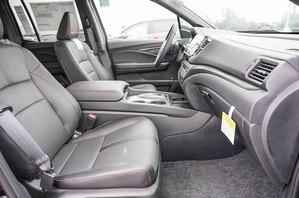 Thumbnail: 2025 Honda Ridgeline - 9