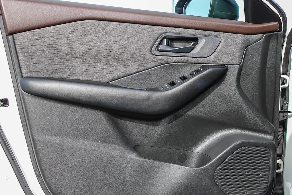 Thumbnail: 2023 Nissan Rogue - 22