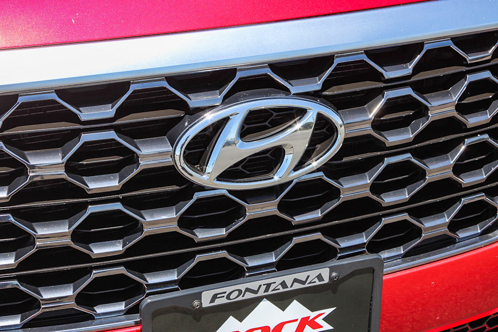 Thumbnail: 2020 Hyundai Santa Fe - 6