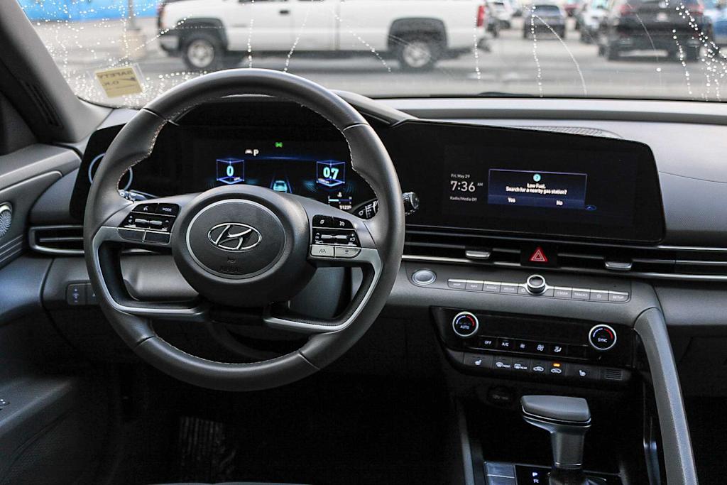 Thumbnail: 2023 Hyundai Elantra - 9