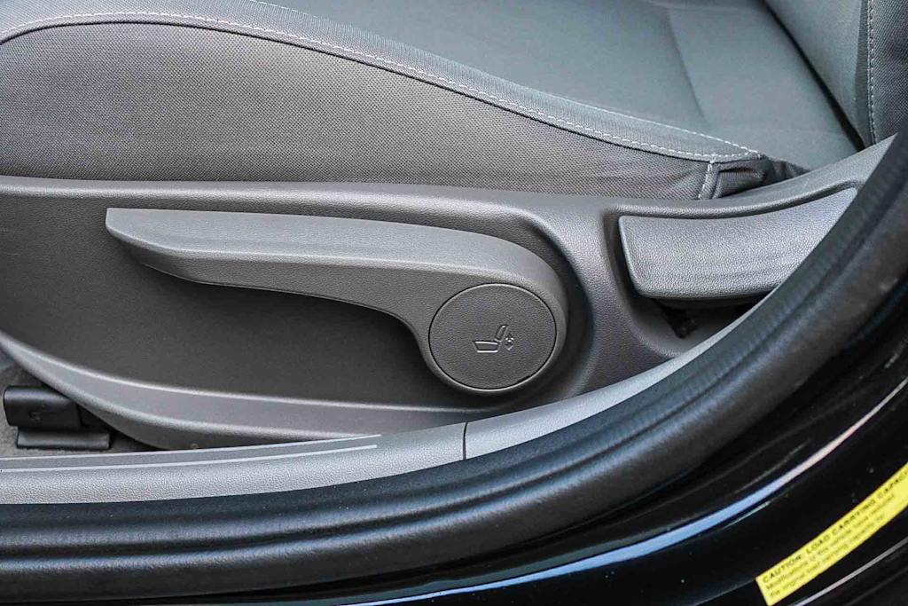 Thumbnail: 2023 Hyundai Elantra - 24