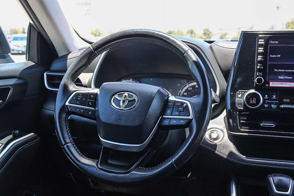 Thumbnail: 2022 Toyota Highlander - 12
