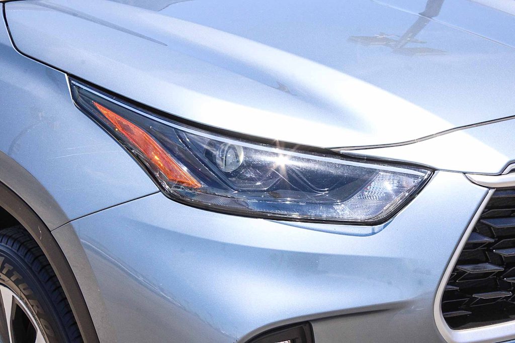 Thumbnail: 2022 Toyota Highlander - 18