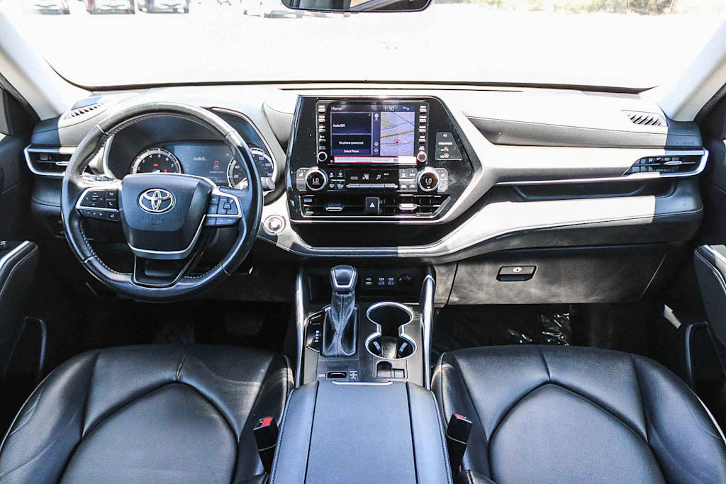 Thumbnail: 2022 Toyota Highlander - 2