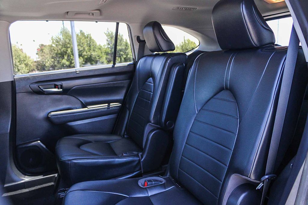 Thumbnail: 2022 Toyota Highlander - 11