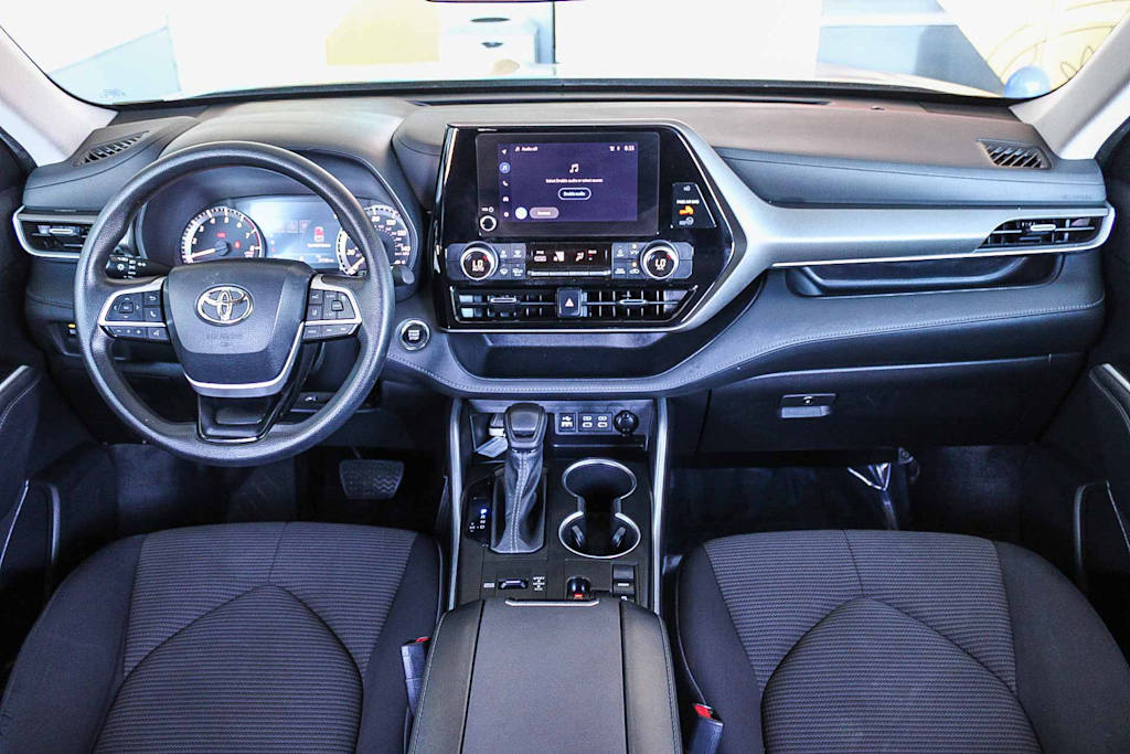 Thumbnail: 2023 Toyota Highlander - 2