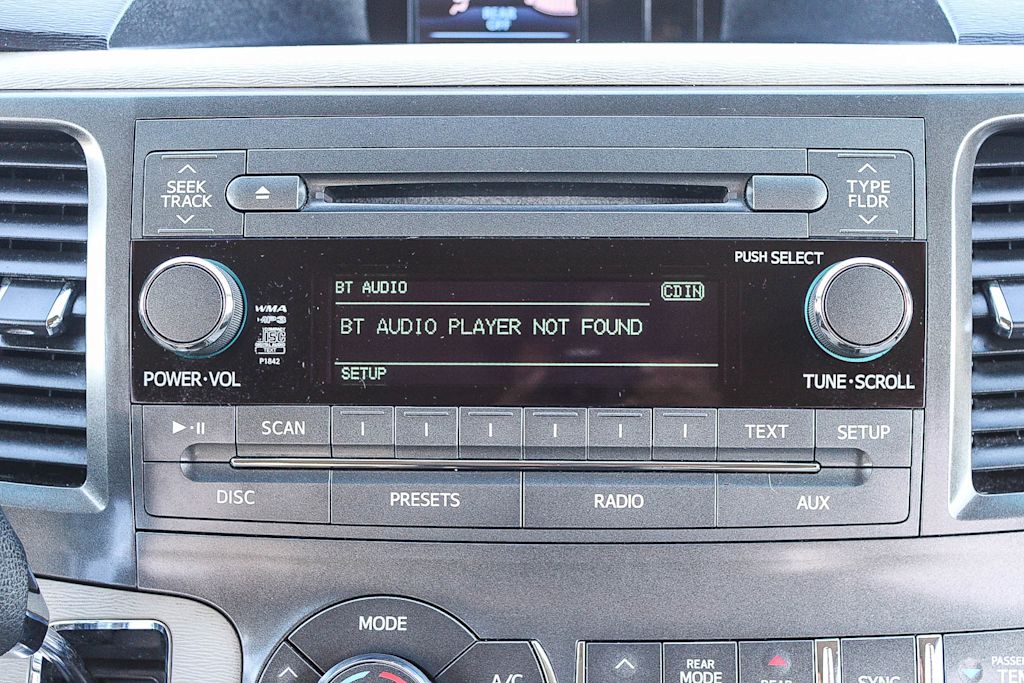 Thumbnail: 2013 Toyota Sienna - 22