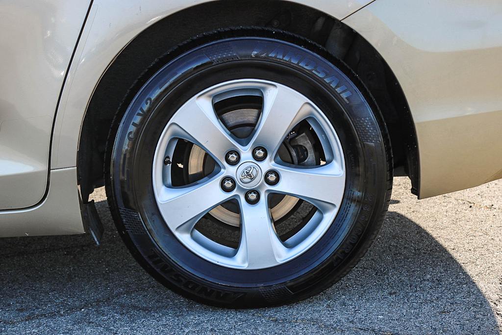 Thumbnail: 2013 Toyota Sienna - 6