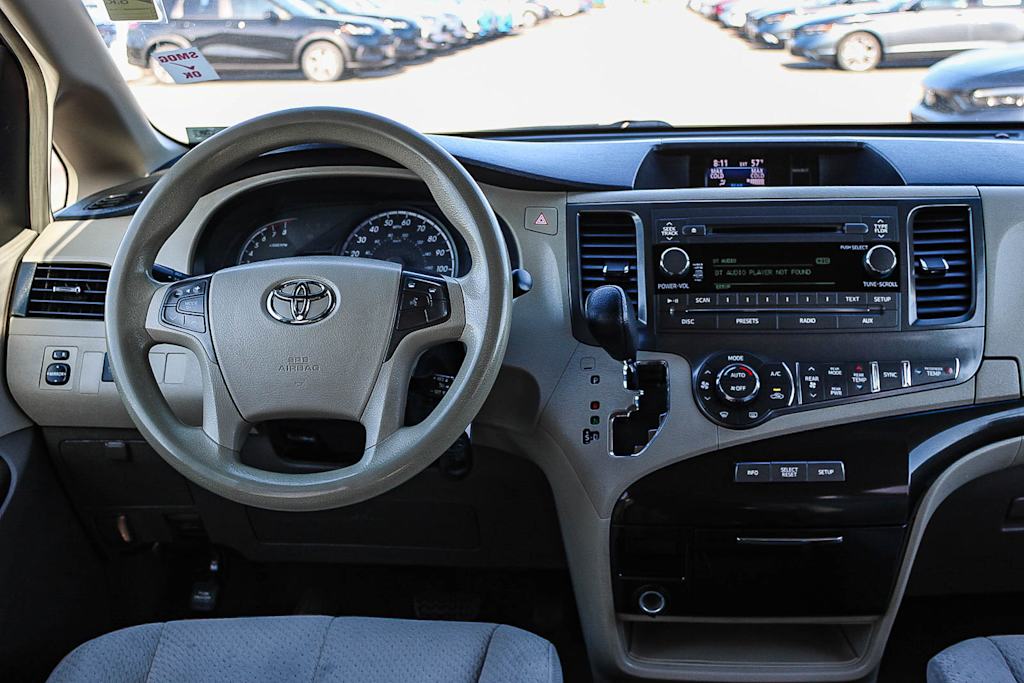 Thumbnail: 2013 Toyota Sienna - 8