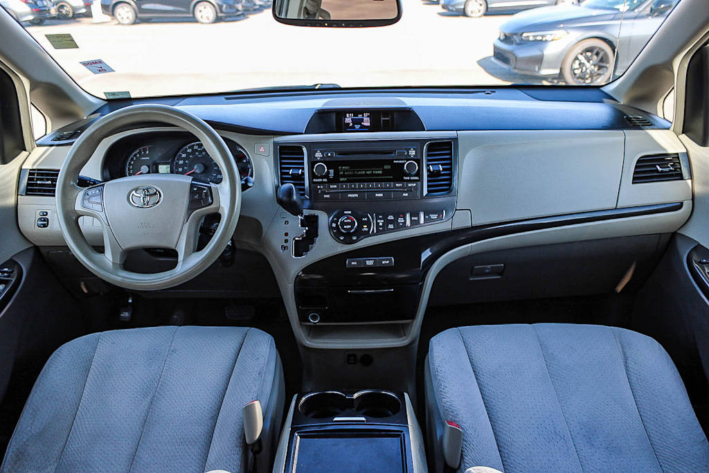 Thumbnail: 2013 Toyota Sienna - 2