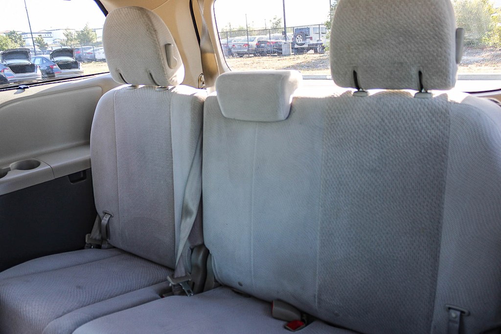 Thumbnail: 2013 Toyota Sienna - 23