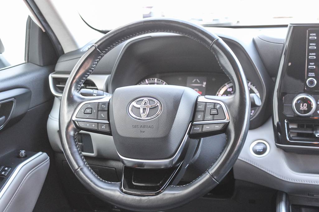 2021 Toyota Highlander LE 9