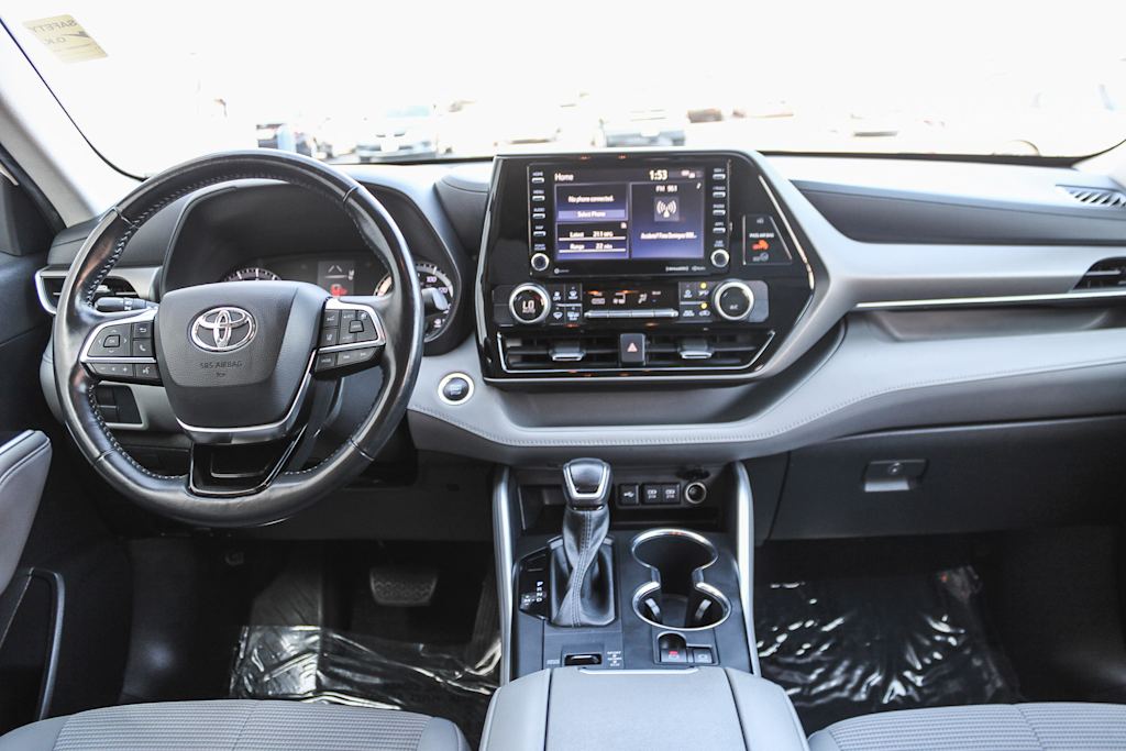 2021 Toyota Highlander LE 2