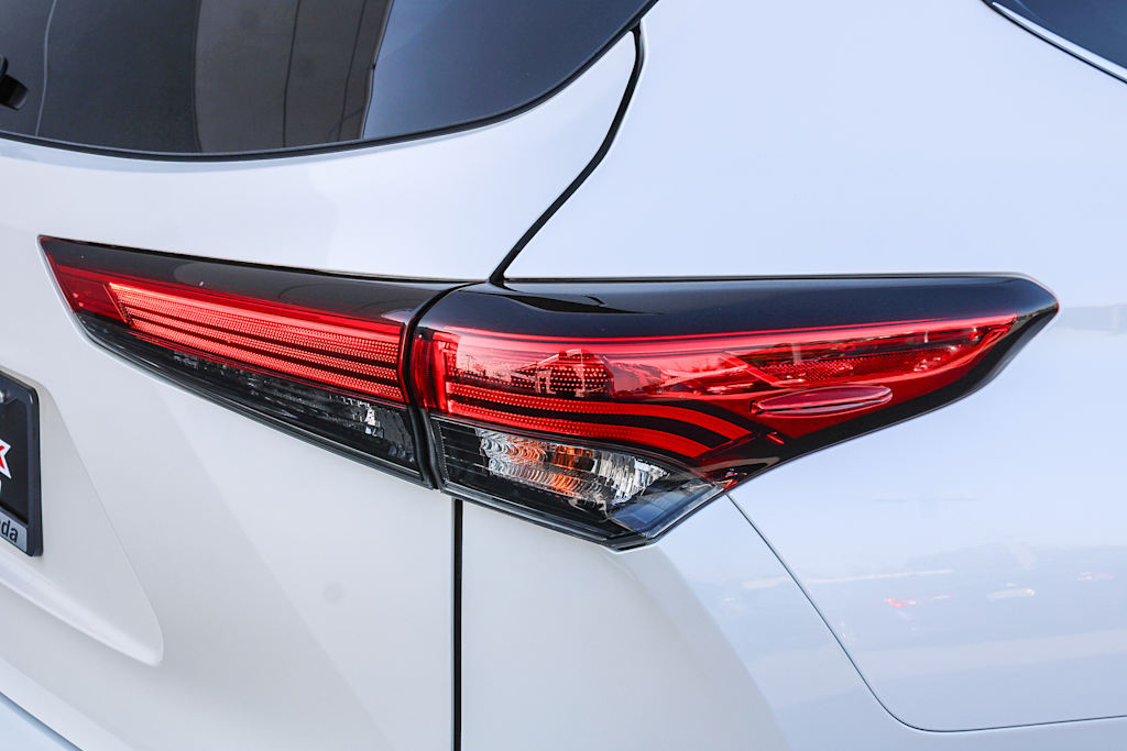 2021 Toyota Highlander LE 20