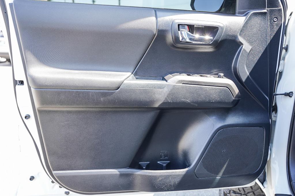 Thumbnail: 2018 Toyota Tacoma - 21