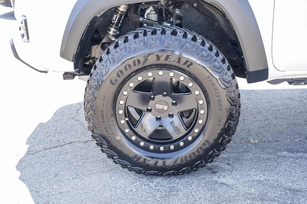 Thumbnail: 2018 Toyota Tacoma - 18