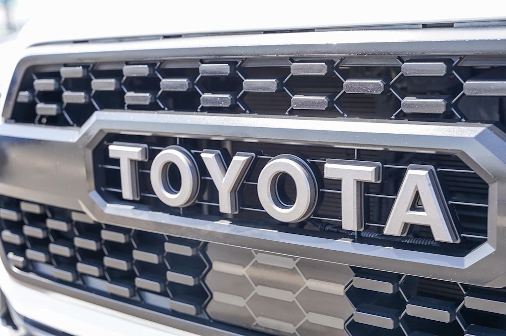 Thumbnail: 2018 Toyota Tacoma - 7
