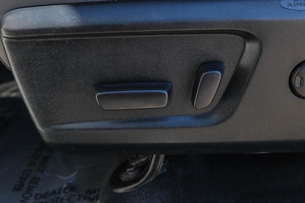 Thumbnail: 2019 Toyota Tundra - 28