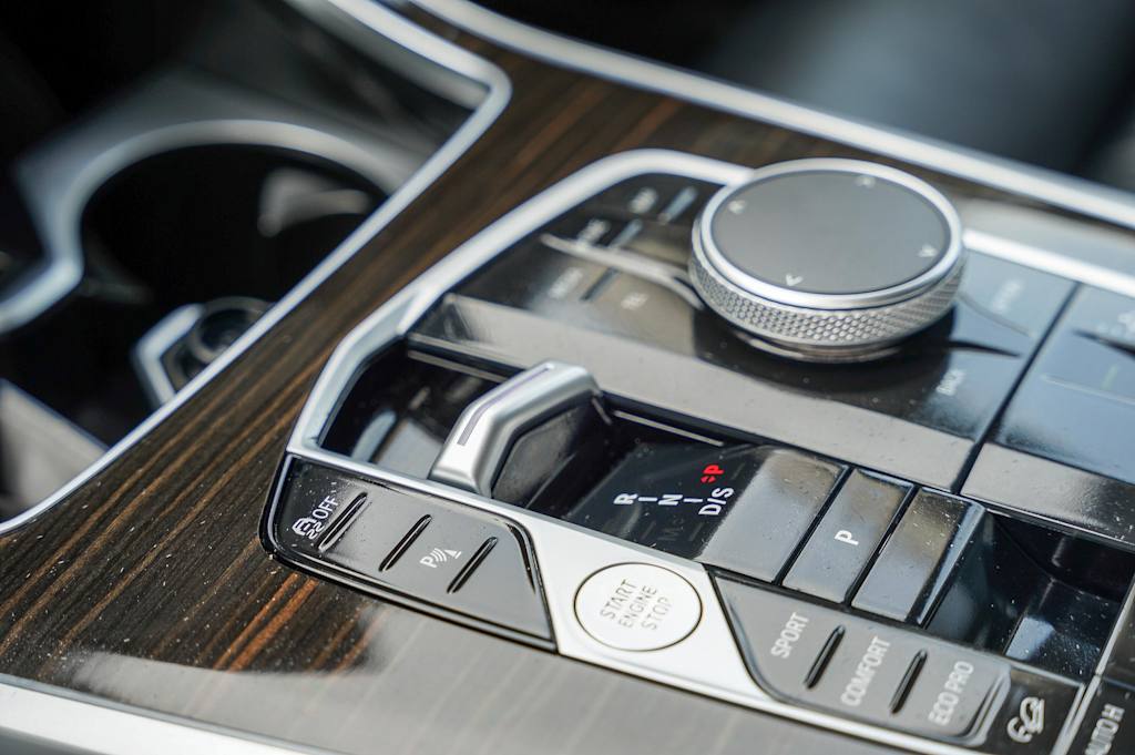 2023 BMW X7 xDrive40i 27