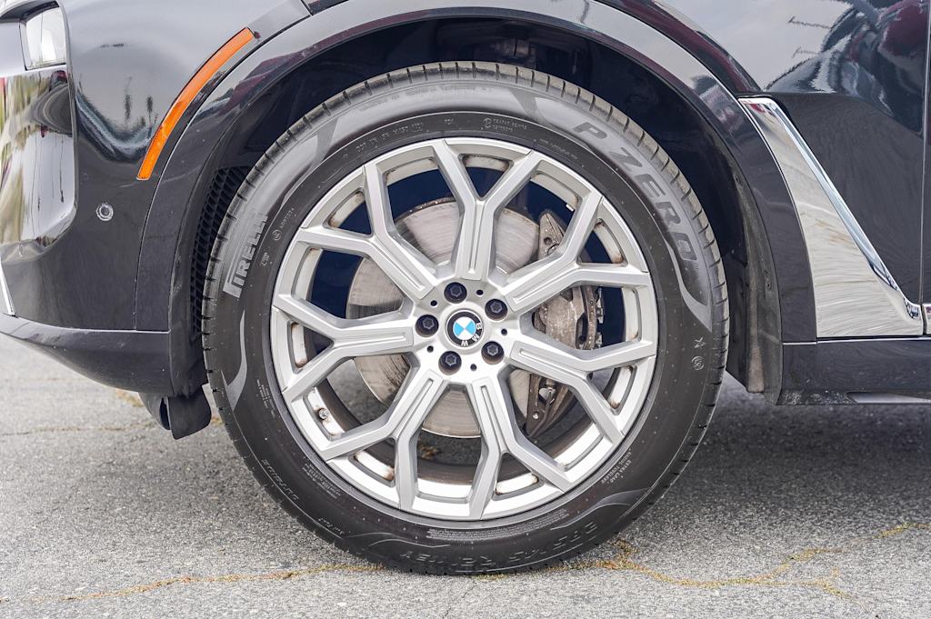 2023 BMW X7 xDrive40i 21