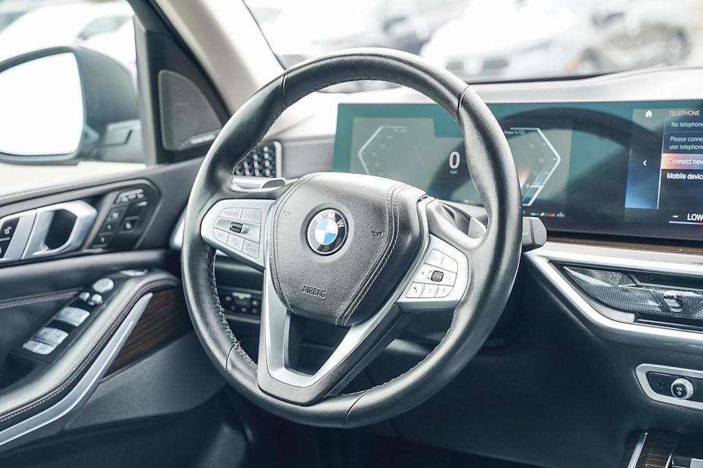 2023 BMW X7 xDrive40i 9
