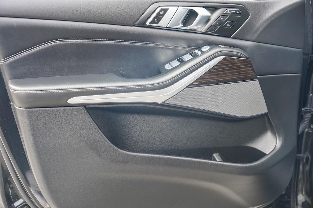 2023 BMW X7 xDrive40i 25