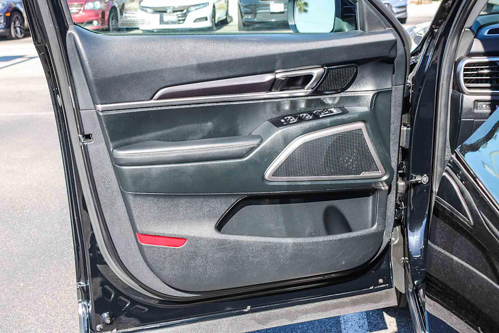 Thumbnail: 2025 Kia Telluride - 25