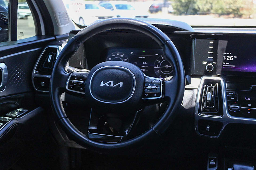Thumbnail: 2023 Kia Sorento - 12