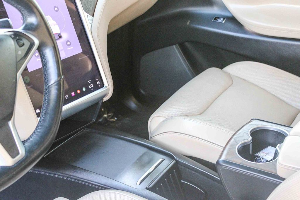 Thumbnail: 2016 Tesla Model X - 22