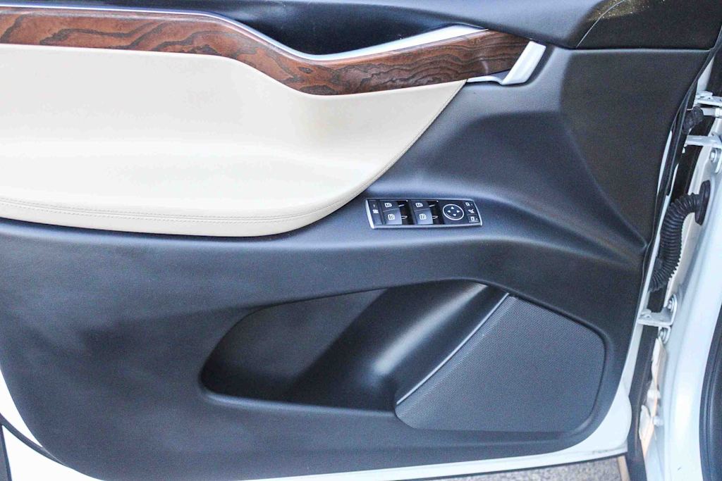 Thumbnail: 2016 Tesla Model X - 23