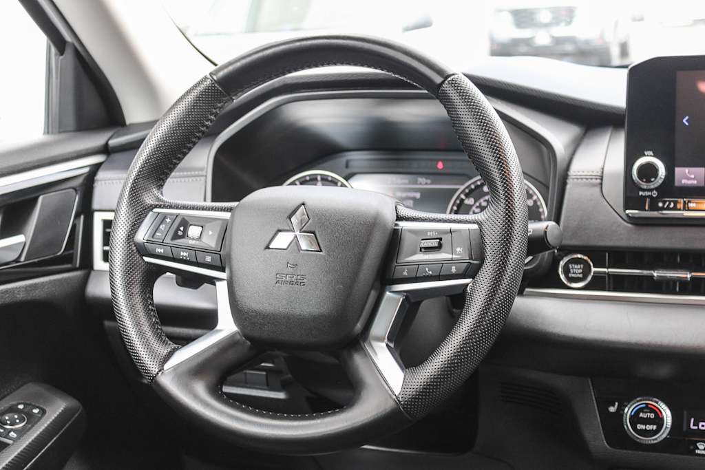 2023 Mitsubishi Outlander SE 9